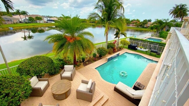 Building Photo - 6489 Marbletree Ln