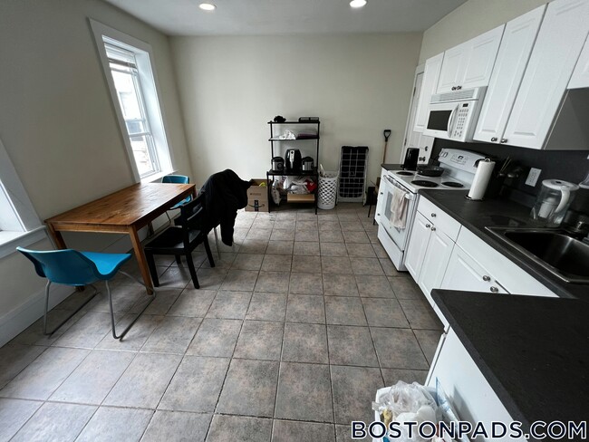 Photo - 512 Cambridge St Unit 4