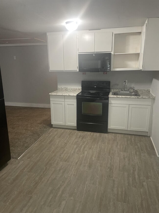 Building Photo - 27 Broncos Dr Rental