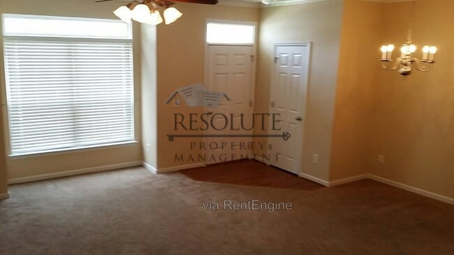 2210 Valley Edge Dr Unit 104