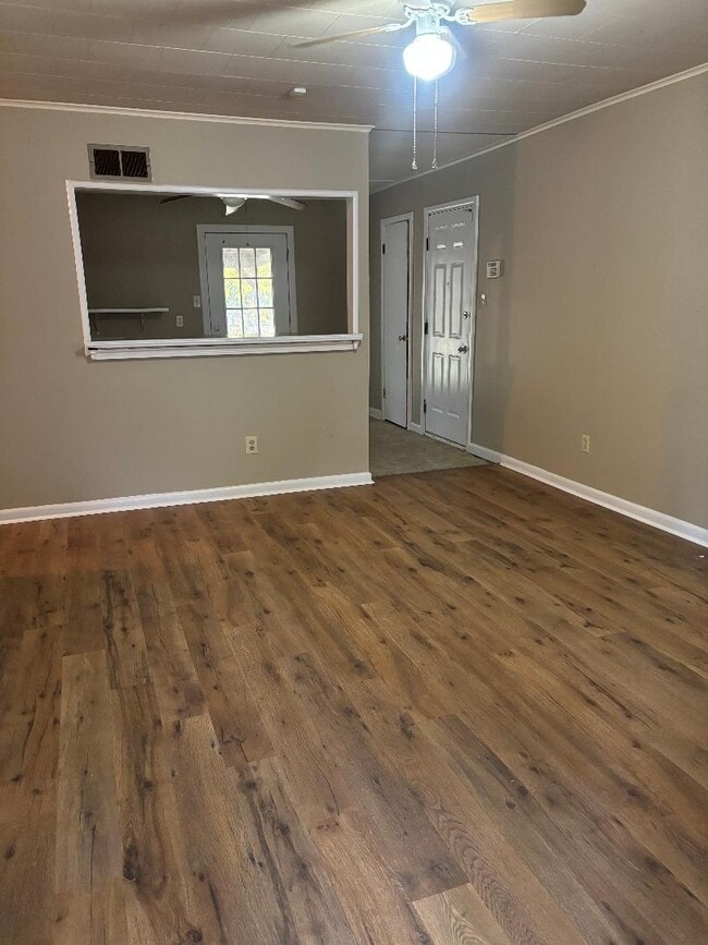 Photo - 1400 W College Ave