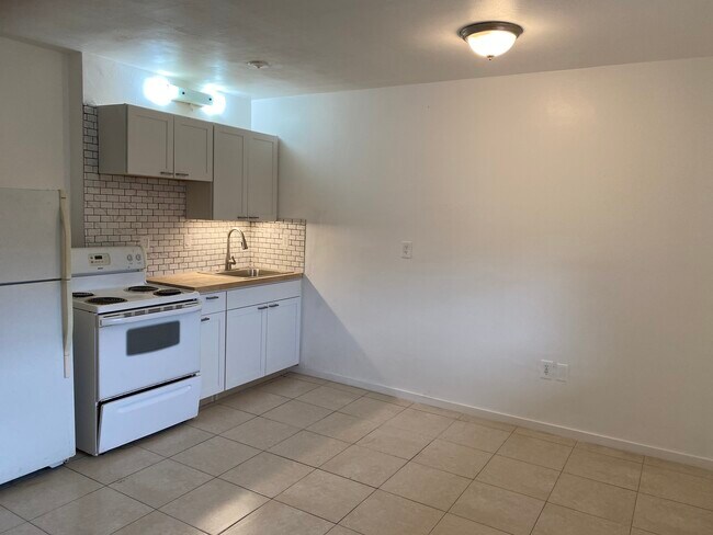 Photo - 8450 NE Miami Ct Unidad 16