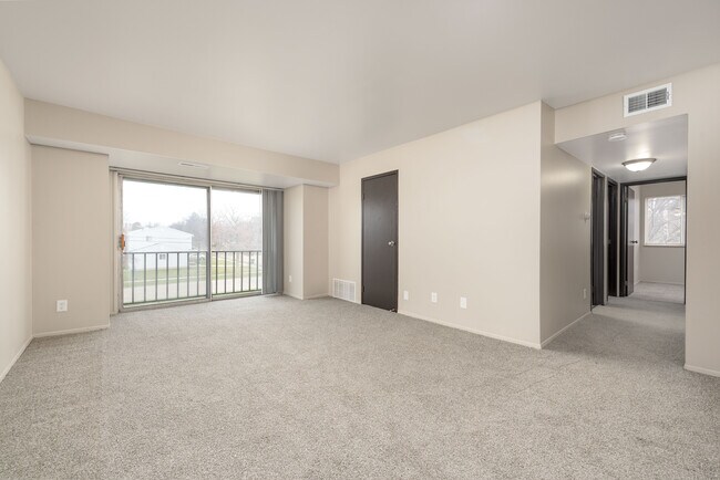 Photo - Everett Apartments