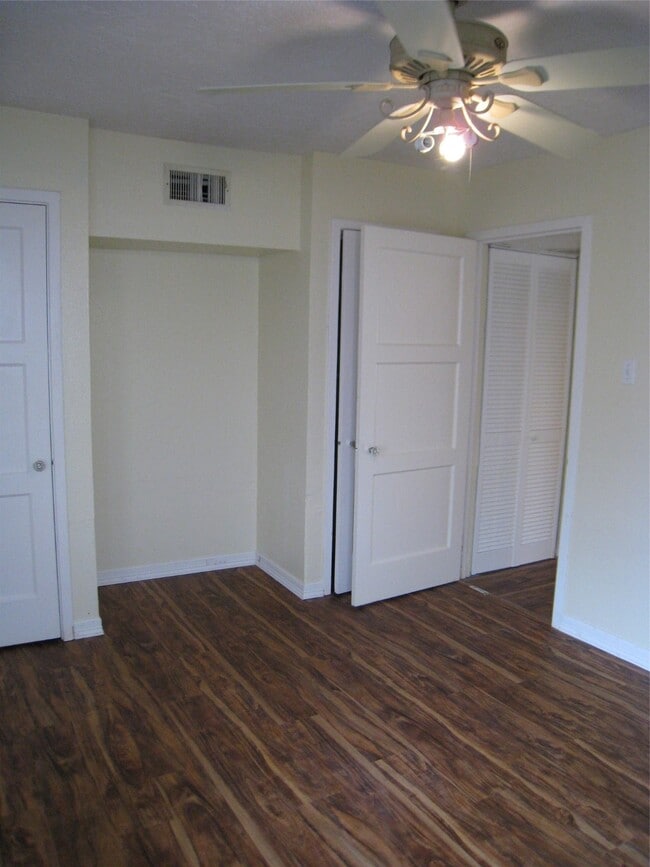 Photo - 4337 Effie St