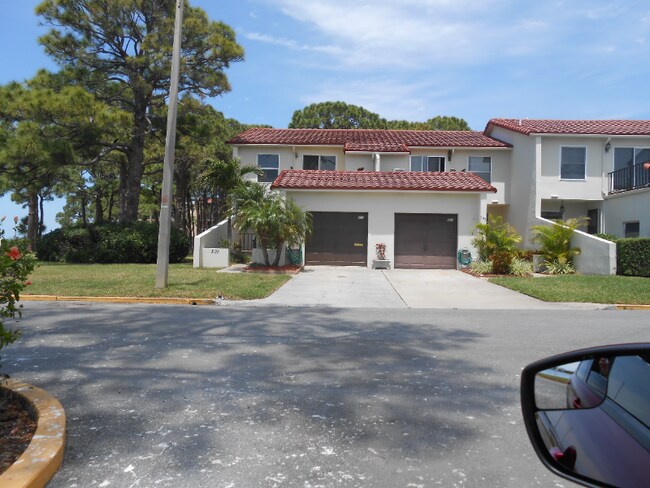 Photo - 2700 Bayshore Blvd Townhome