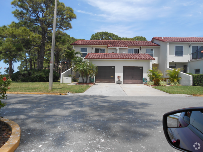 Building Photo - 2700 Bayshore Blvd Rental