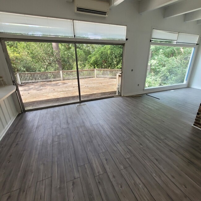 Dining - 724 Elmwood Dr