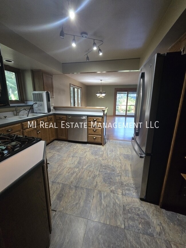 Photo - 1268 Oakhampton Rd