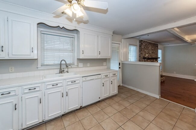 Photo - 765 Leafwood Rd
