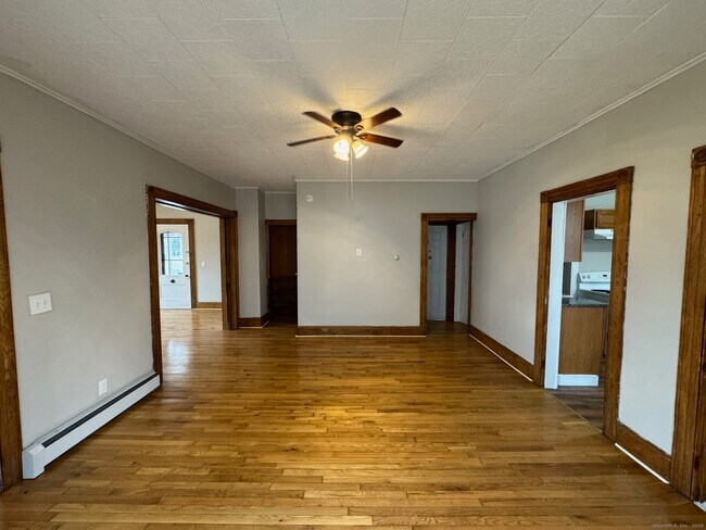 Photo - 436 West St Unidad 1st FL