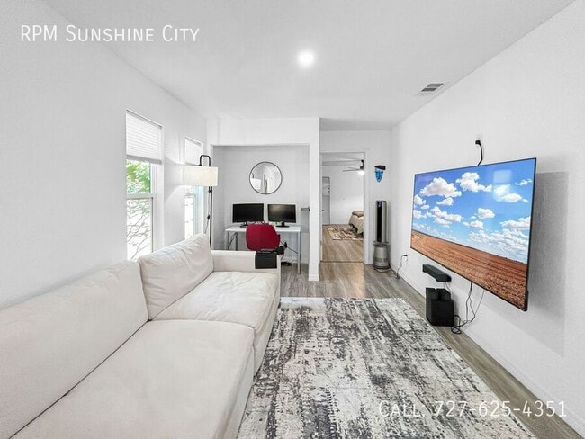 Photo - 908 E Cayuga St