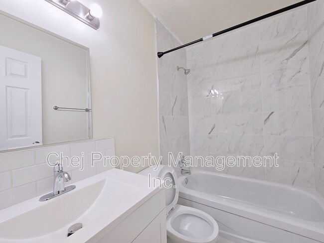 Photo - 140 Royal Terrace NW