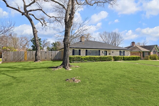 Photo - 4530 T C Jester Blvd