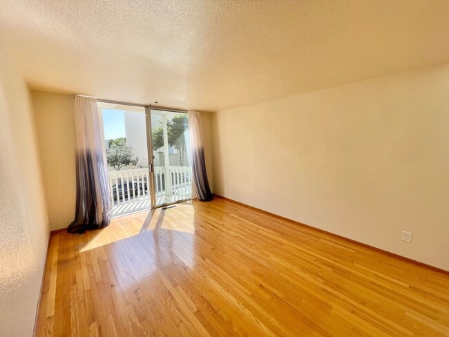 Photo - NOPA 3 Level 2br/2ba Townhouse Style Condo w/Garage, Laundry, Deck - PROGRESSIVE Unit 1247