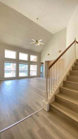 Photo - 2503 Westerlake Dr