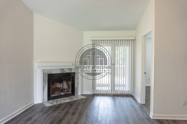 Photo - 3223 Albert Dr