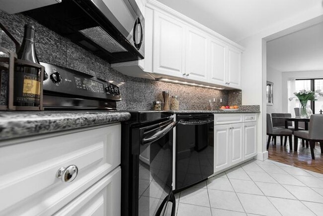 Photo - 26 Exeter St Unit #411
