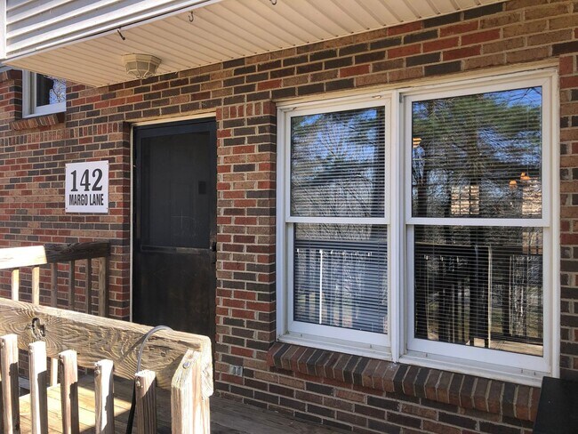 Photo - 142 Margo Ln