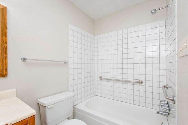 Photo - 5275 Kimberlin Ave Unit D