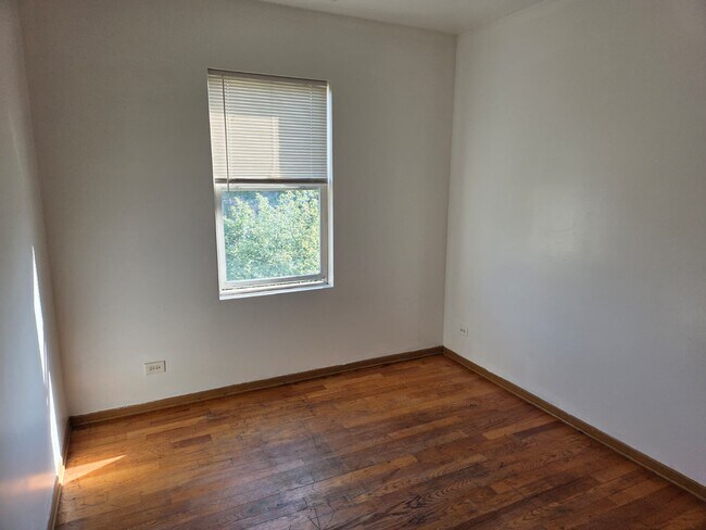 1259 S Kolin Ave Unit 3