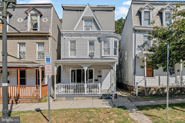 Photo - 1918 State St Unit Apt 1