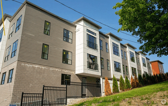 Building Photo - 15 Front St Rental