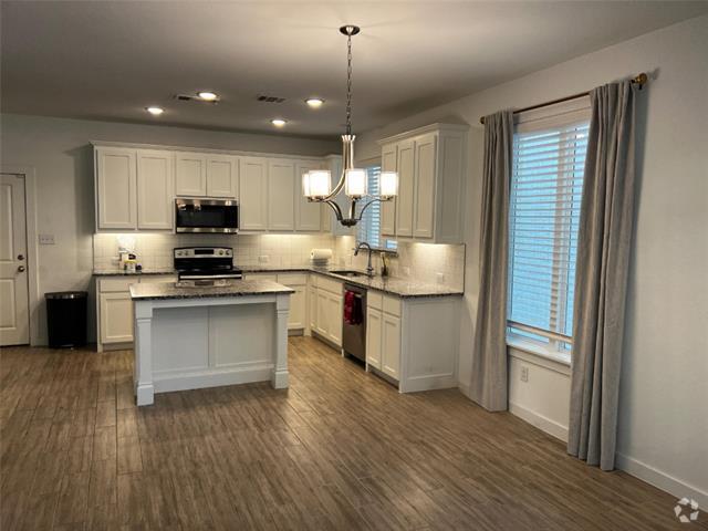Building Photo - 357 Oakbend Dr Rental