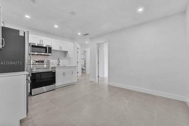 Photo - 1849 NW 16th St Unit B
