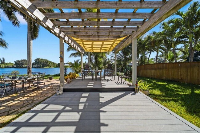 Photo - 960 Bayberry Point Dr