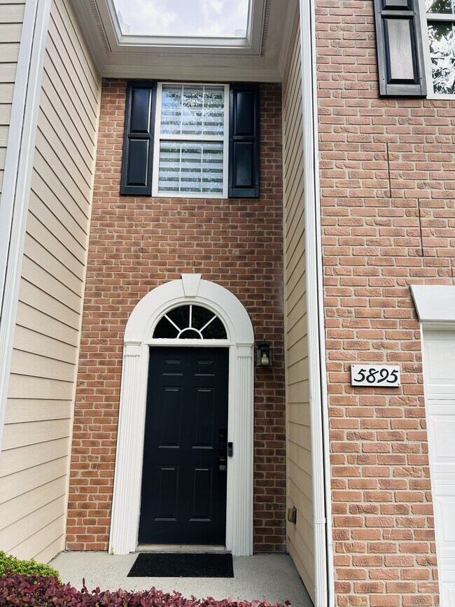 Photo - 5895 Terremont Cir