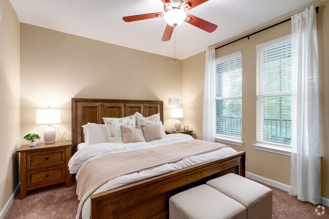 1BR, 1BA - 821SF - Bedroom