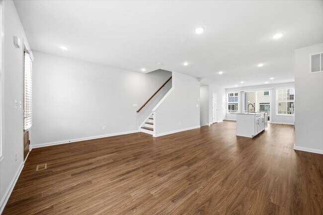 Photo - 628 Bushwood Alley