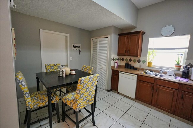 Photo - 11702 Cuxham Dr