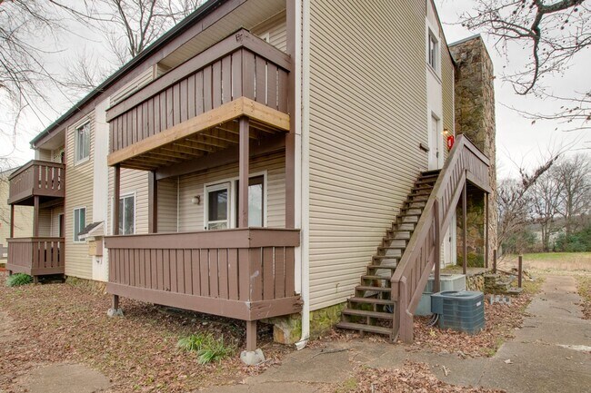 Photo - 9020 Mahogany Row SE Unidad 9020 Mahogany Row  D