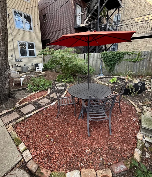 Photo - 853 N Wolcott Ave Unit 1