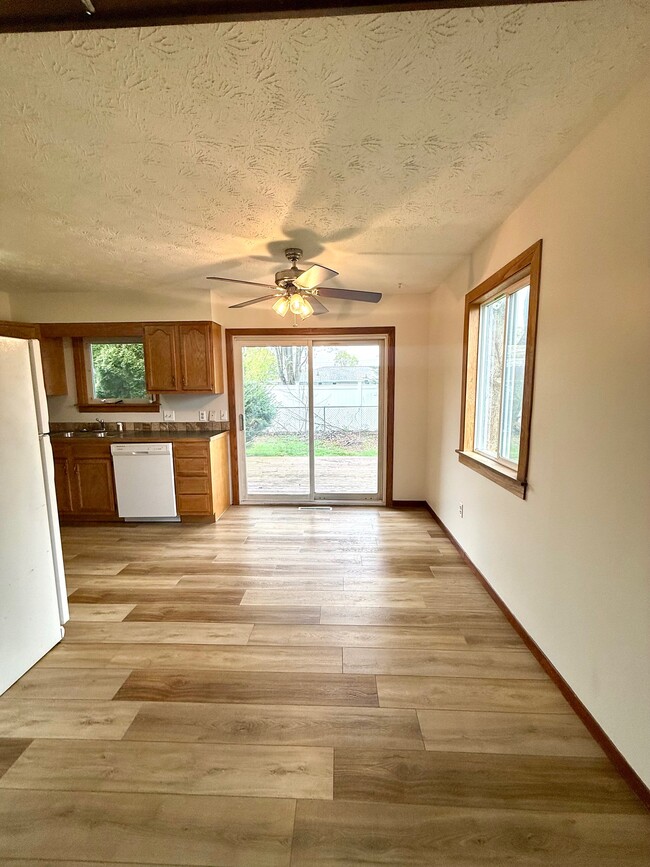 Photo - 6249 Amanda Dr