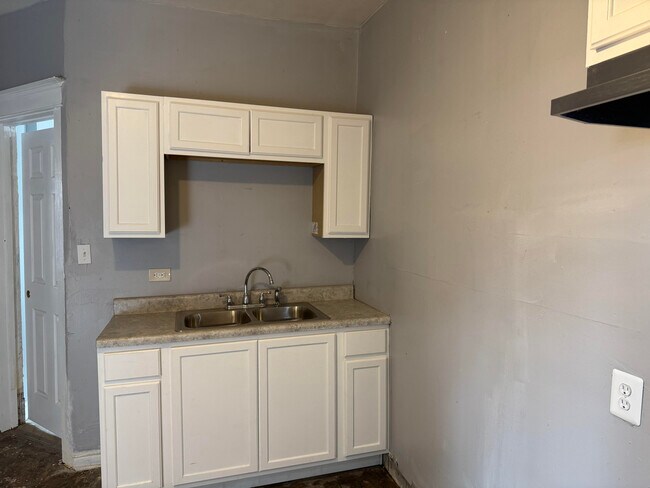 Photo - 10453 S Wabash Ave