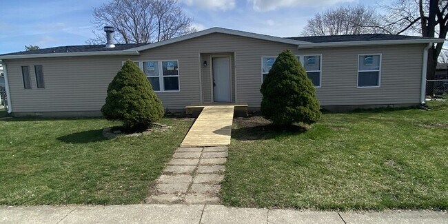 1704 N wabash - 1704 N wabash House