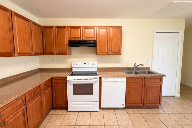 Photo - 2408 Vernon Ave S