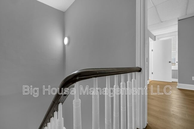 Photo - 339 E 25th St Unit 3
