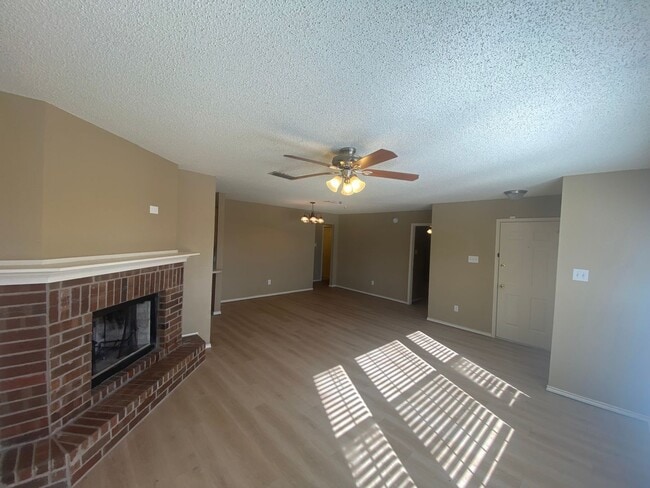 Photo - 2914 90th St