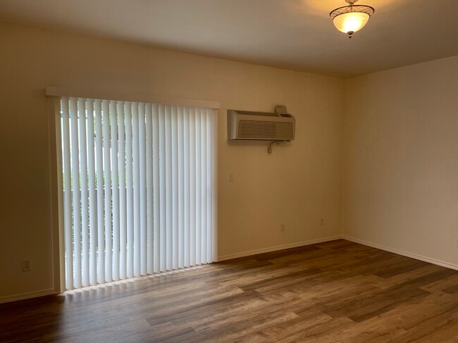 Photo - 1186 SW Lafayette Dr