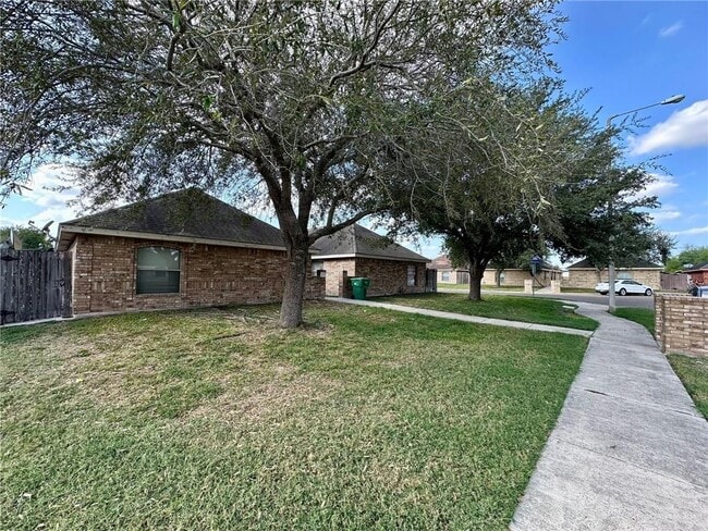 2305 N Dahlia St Unidad 2