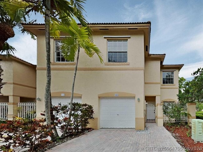 Building Photo - 703 NW 170th Terrace