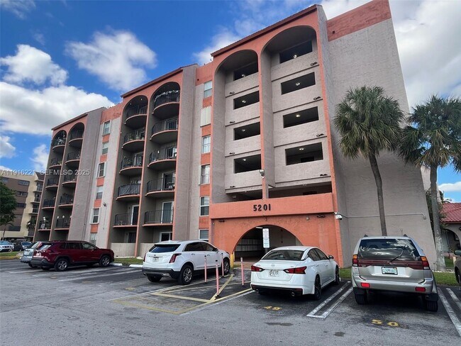 Building Photo - 5201 NW 7th St Unit 607