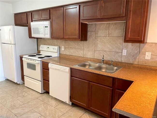 Photo - 601 White Oak Dr