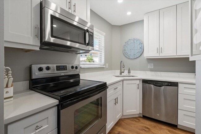 Photo - 18081 SE Country Club Dr Unit 5-45
