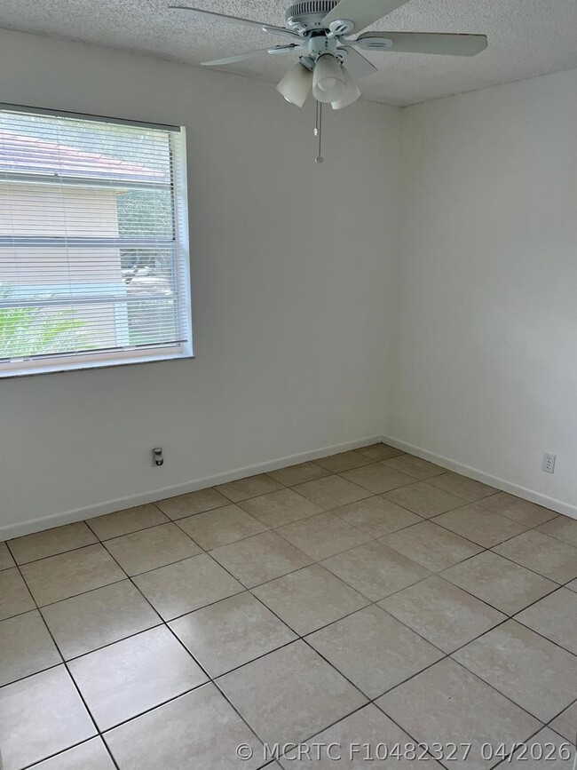 Photo - 1040 Twin Lakes Dr Unit 1040