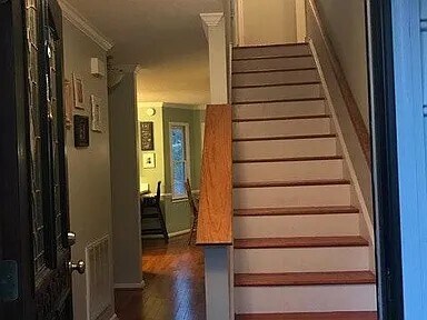 Front Entry - 108 Double Branch Court House