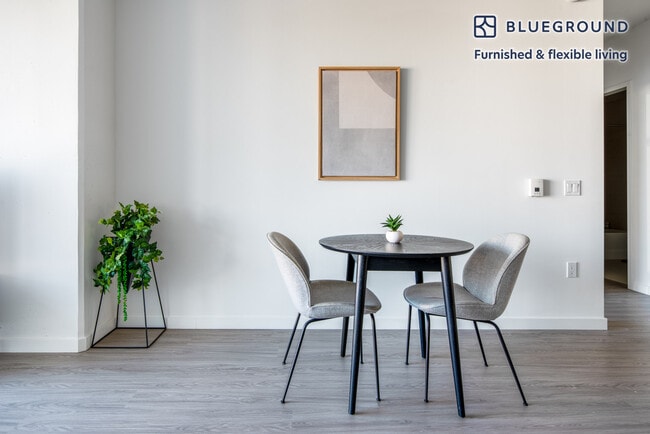 Photo - 8 10th St Unidad FL17-ID403